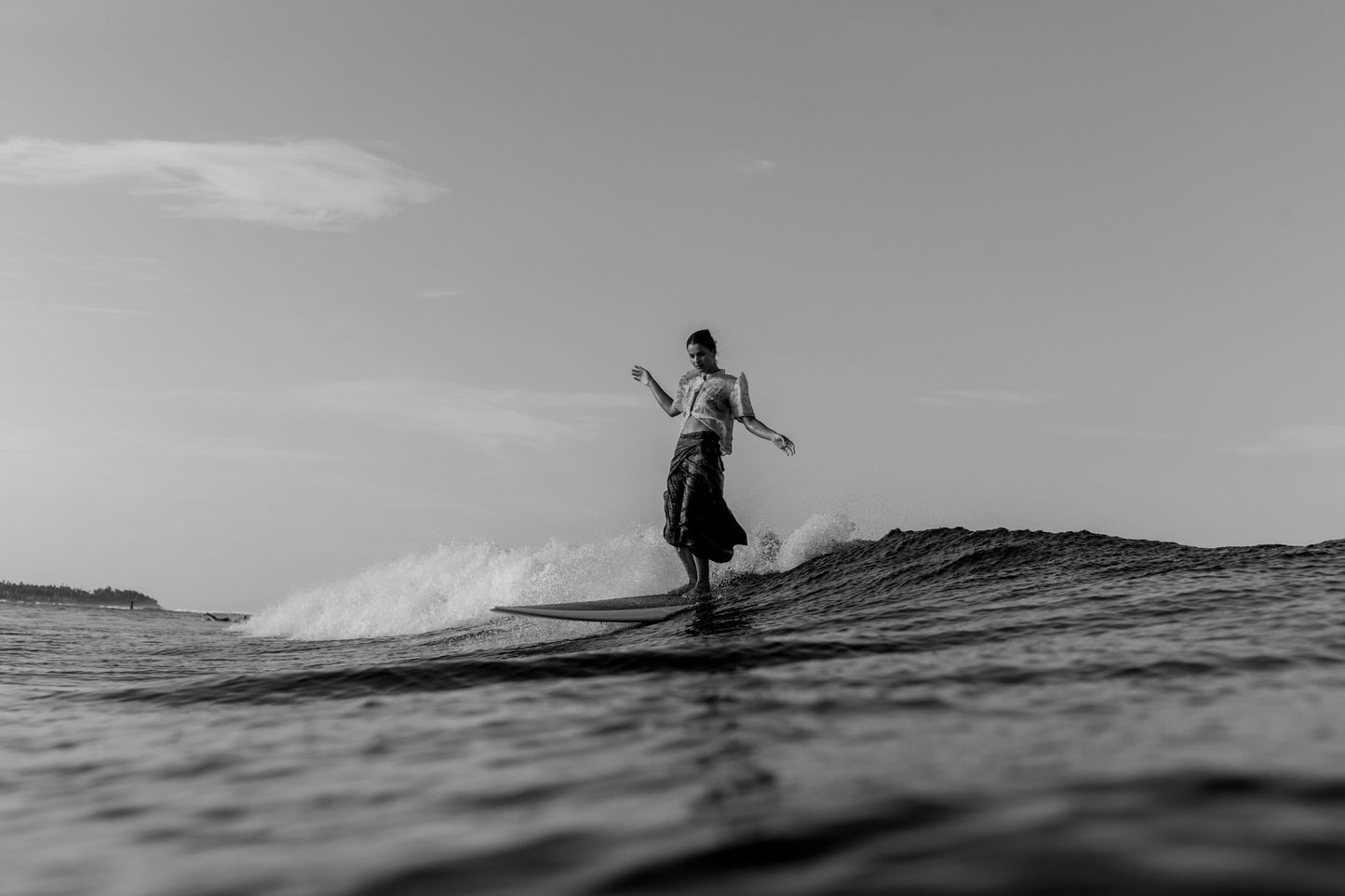 Parallel Stance | Black & White