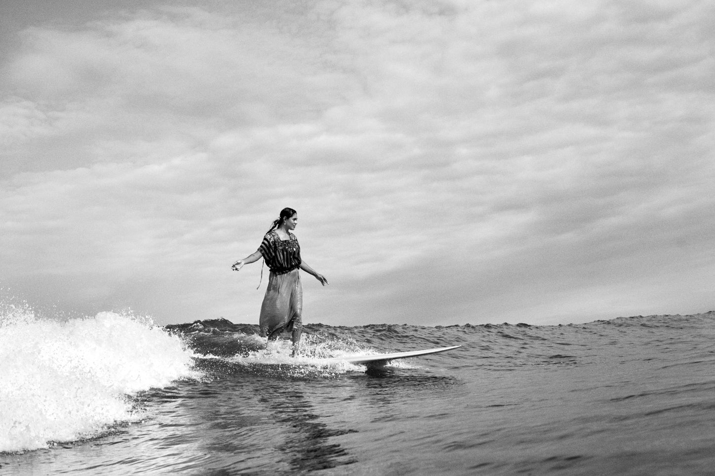 Glide | Black & White